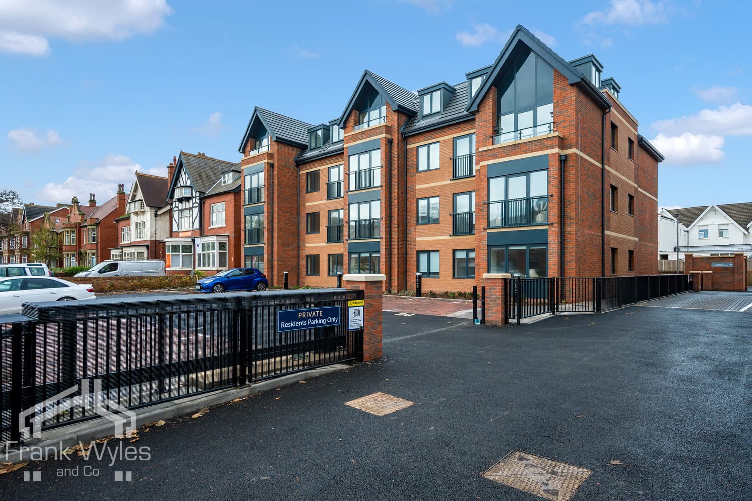Penthouse, The Residence, Clifton Drive South