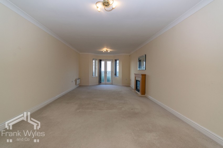 Images for 56 North Promenade, Lytham St Annes, FY8